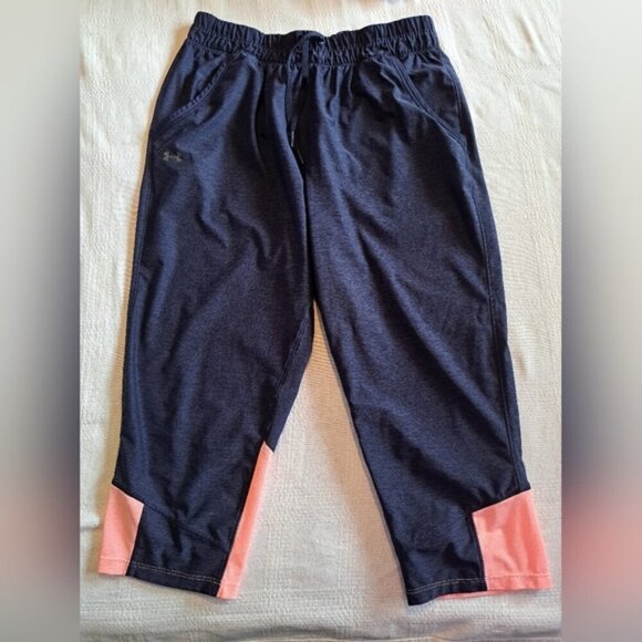 Under Armour women's size Medium loose fit cropped heatgear, blue & pink EUC - Picture 1 of 5